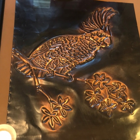 Copper Repouse’ Copper Art of Tooled Bird On A Branch Exotic Parrot Cockatiel - Picture 3 of 9